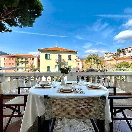 Villa Migliorini Lusso & Comfort In Finalborgo. フィナーレ・リーグレ エクステリア 写真